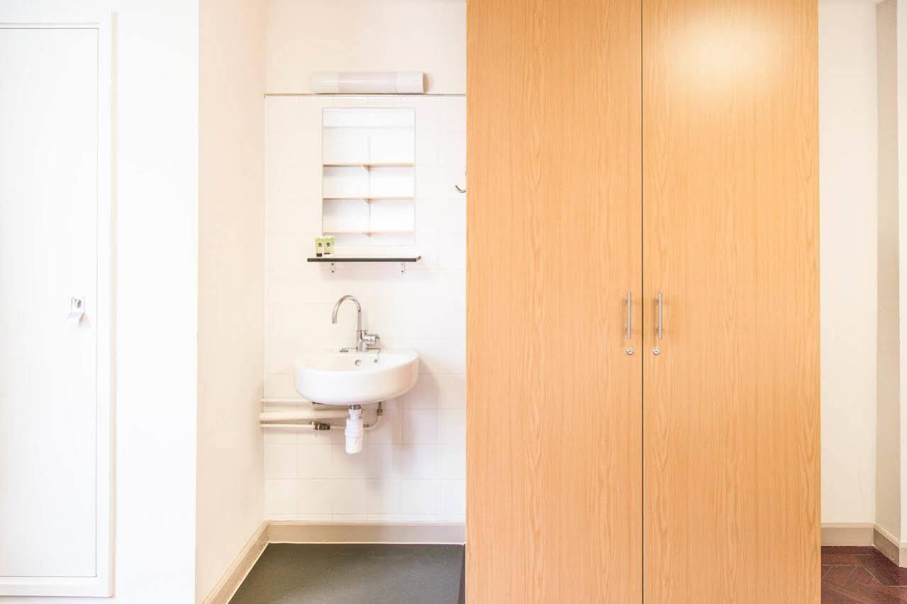 Goodenough College - University Residence London Bagian luar foto
